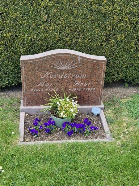 Gravnummer: 04 B  114