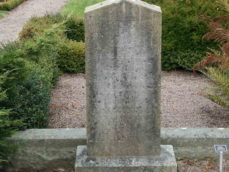 Grave number: NK F    32