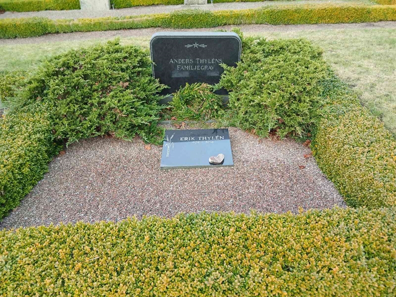 Grave number: TI A 34A, 34B