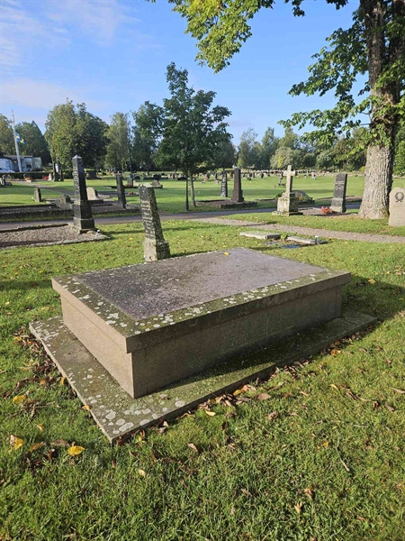Grave number: Fr 4   658-659