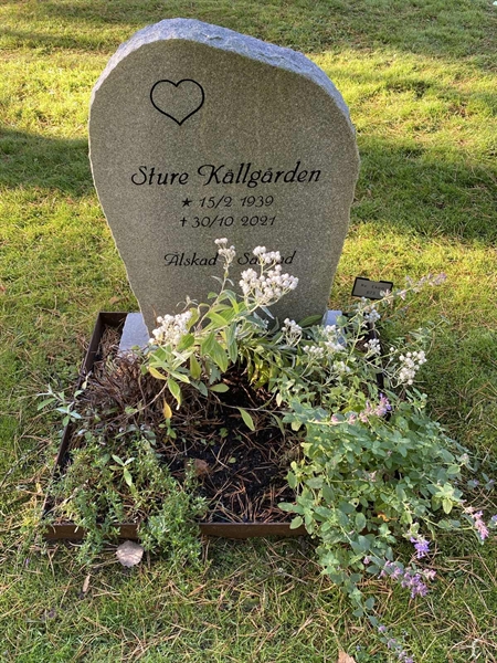 Hautatunnus: 2 E   673