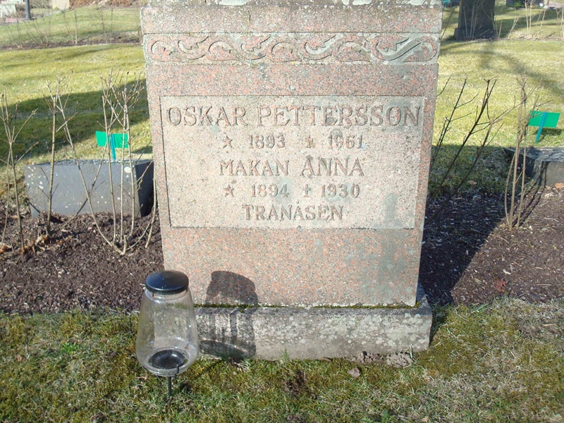 Grave number: KU 07    81, 82