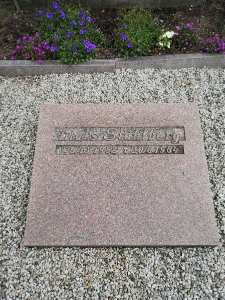 Grave number: NÅ 06    69, 70