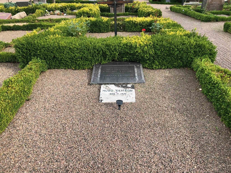 Grave number: Kå 11    11, 12