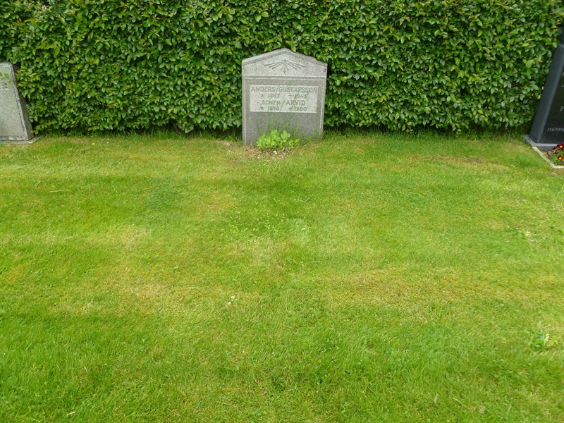 Grave number: ROG B  413