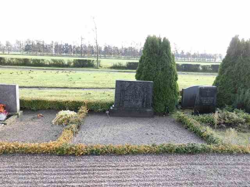Grave number: VK 1 911-912