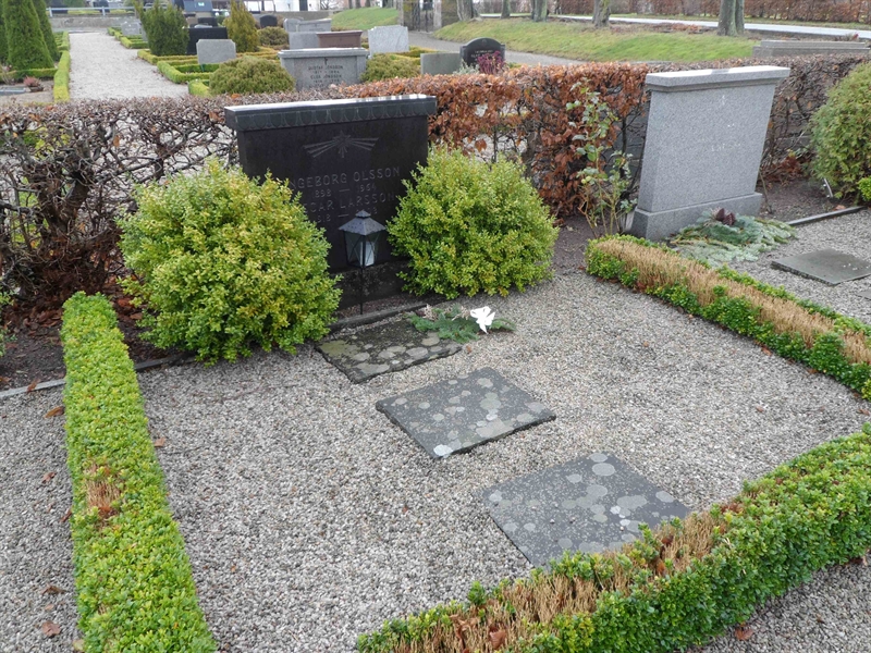 Grave number: ÖTN NVK2    22, 23