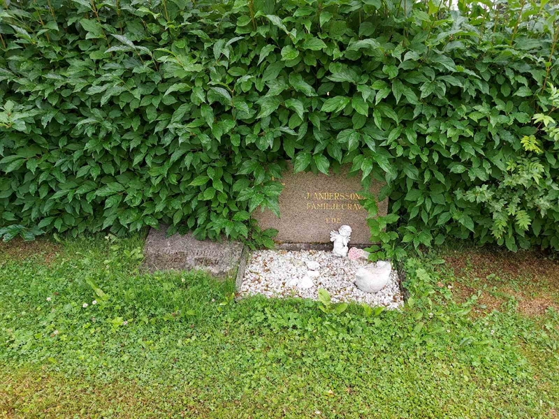 Grave number: K D    14