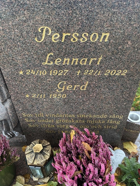 Gravnummer: 6 07    74-2