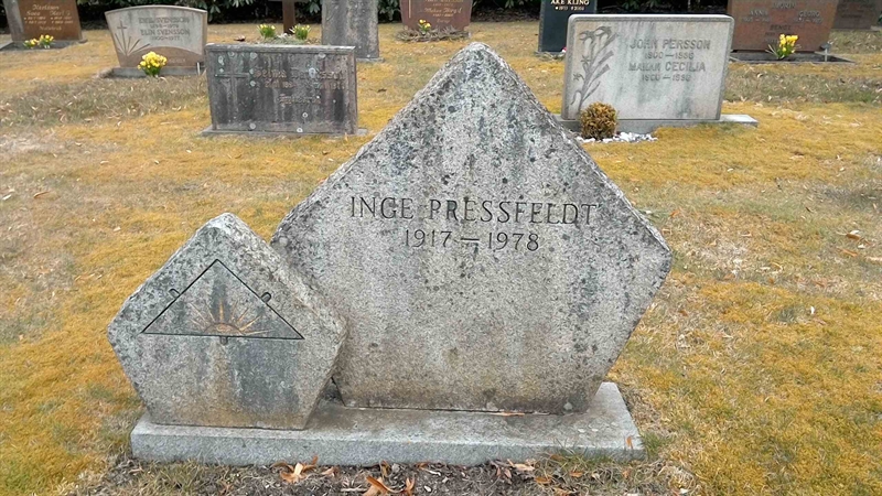 Grave number: 1 NK   487, 488