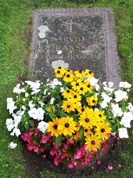 Grave number: NK F G   108