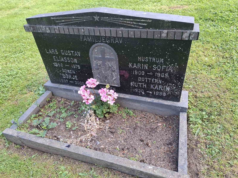 Grave number: 001 2   795
