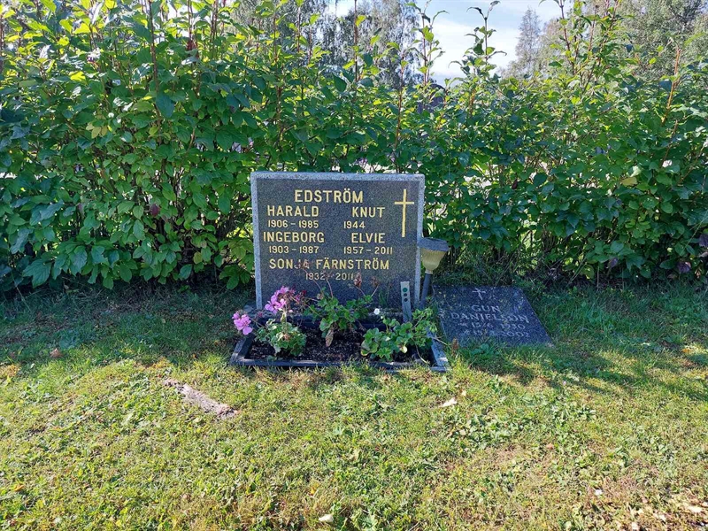 Grave number: K J   189, 190