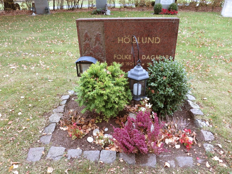 Grave number: HNB I    15