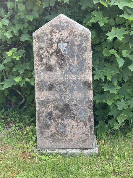 Grave number: 8 1 02   172-173a