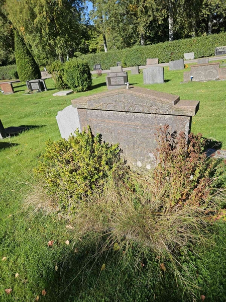Grave number: Fr 7   381-382