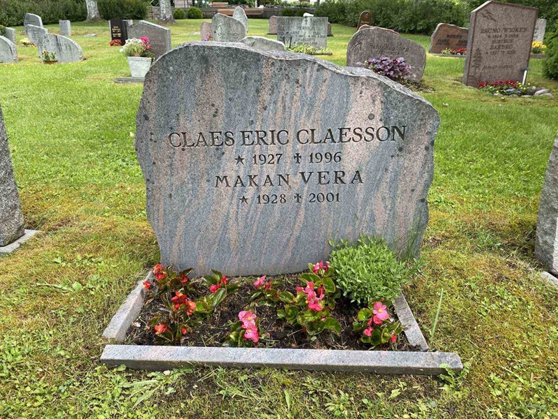 Grave number: 1 02    65