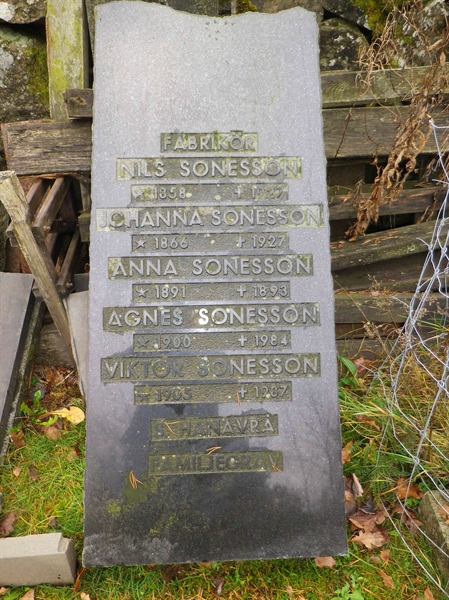 Grave number: VI J    49, 50