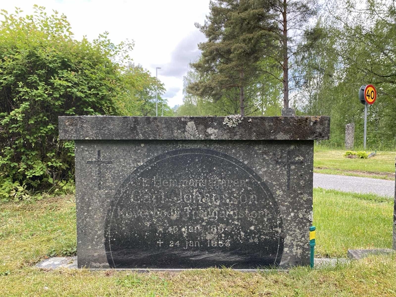 Gravnummer: 1 06     83