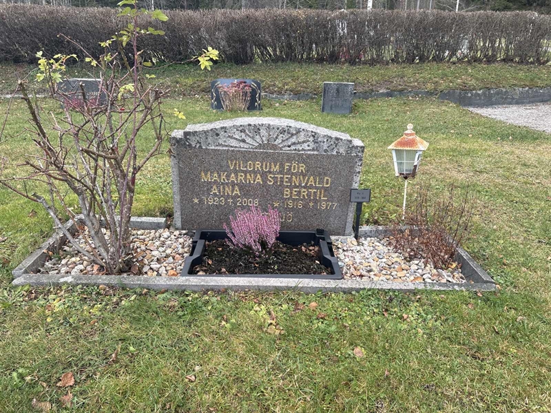 Grave number: R 4   359-360