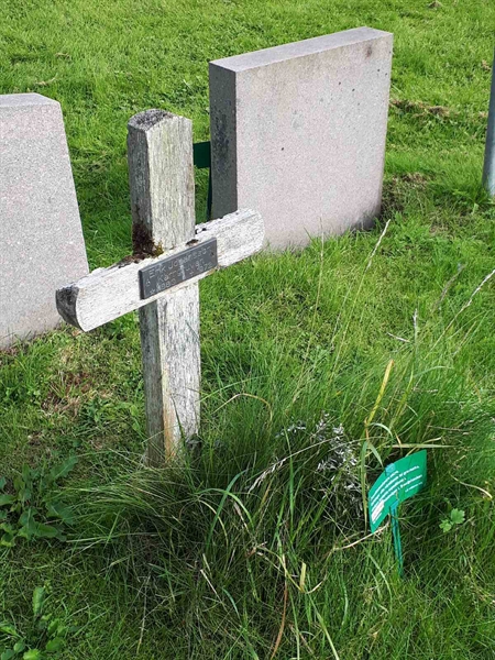 Grave number: NK F B   823