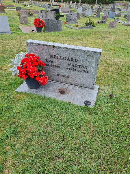 Grave number: F 02   456A, 456B