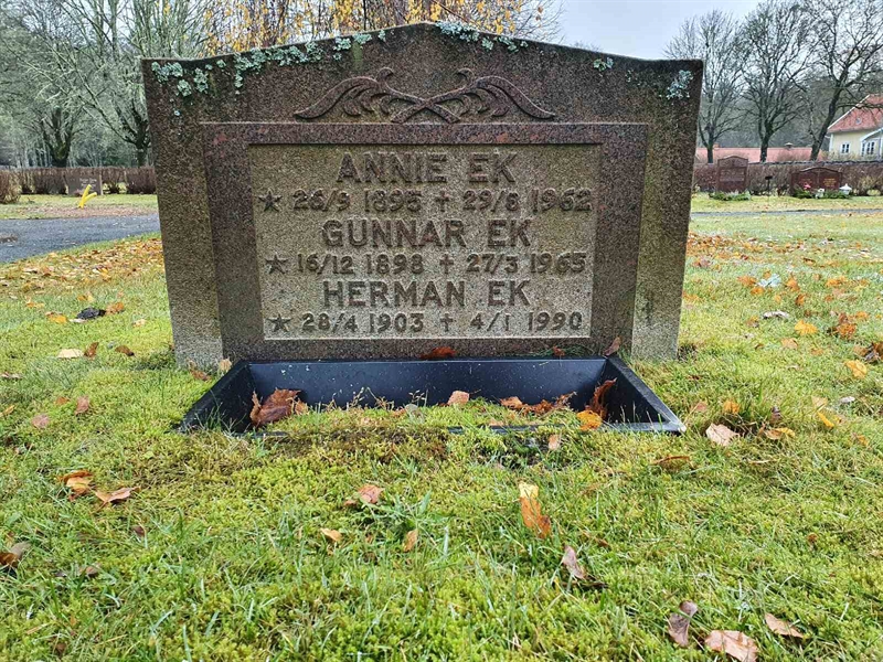 Grave number: Å N   184