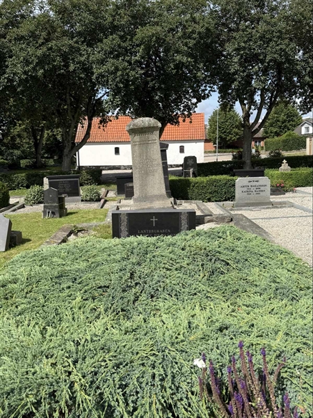 Grave number: ON D   268, 269