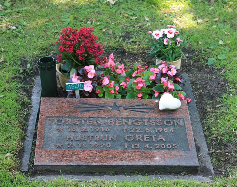 Grave number: Ö 45   404