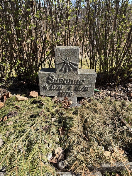 Grave number: 4 01 02    25-26
