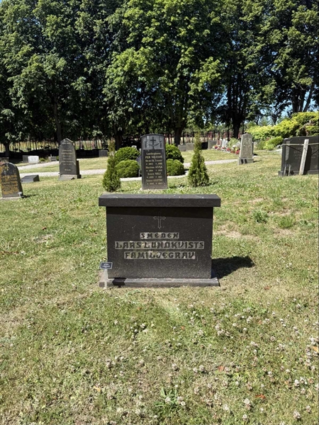 Grave number: TR 3 1    33