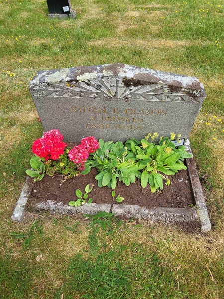 Grave number: kö 01 05   108-110