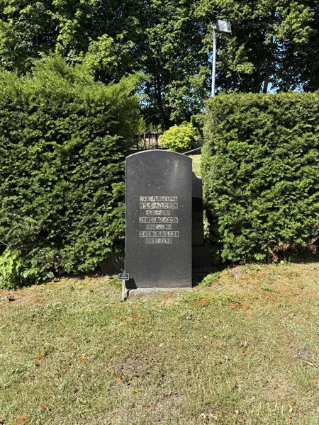 Gravnummer: TR 3 1     8