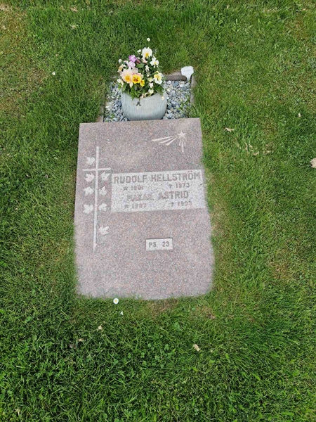 Grave number: 04 F   31, 32