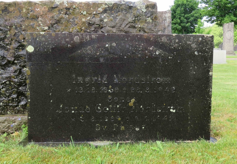Grave number: 01 J   132, 133