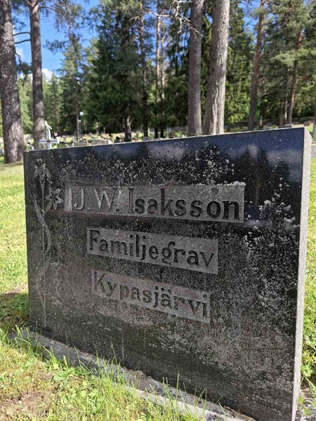 Grave number: 001 2   512