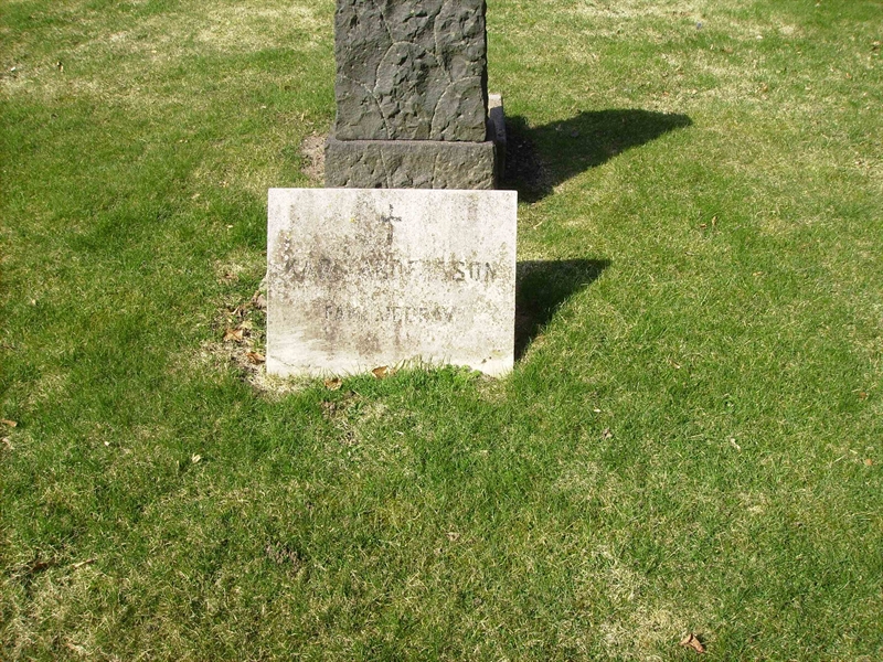 Grave number: LM 3 34  003