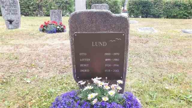 Grave number: 1 1   970