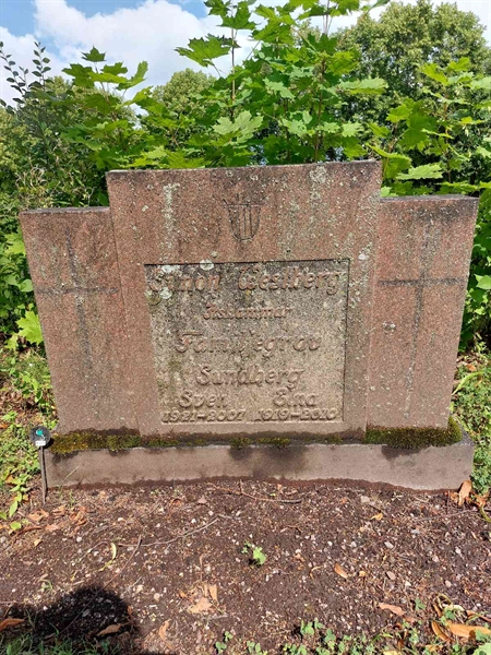 Grave number: 1 F   103