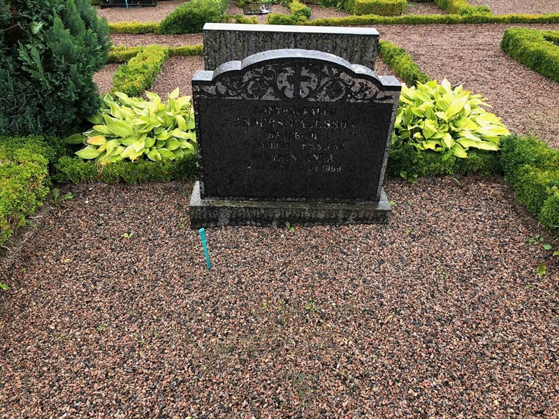 Grave number: Kå 30    47, 48