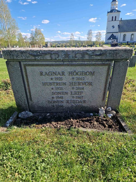 Grave number: 451 17 82
