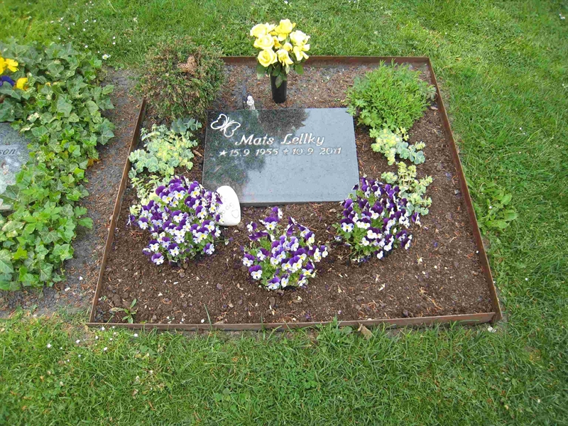Grave number: NK Urn XVIII    36