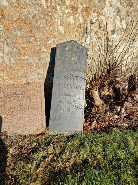 Grave number: SG 02 83