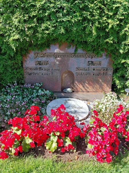 Hautatunnus: 1 D   083