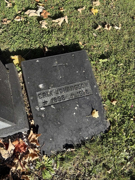 Grave number: H 1    26