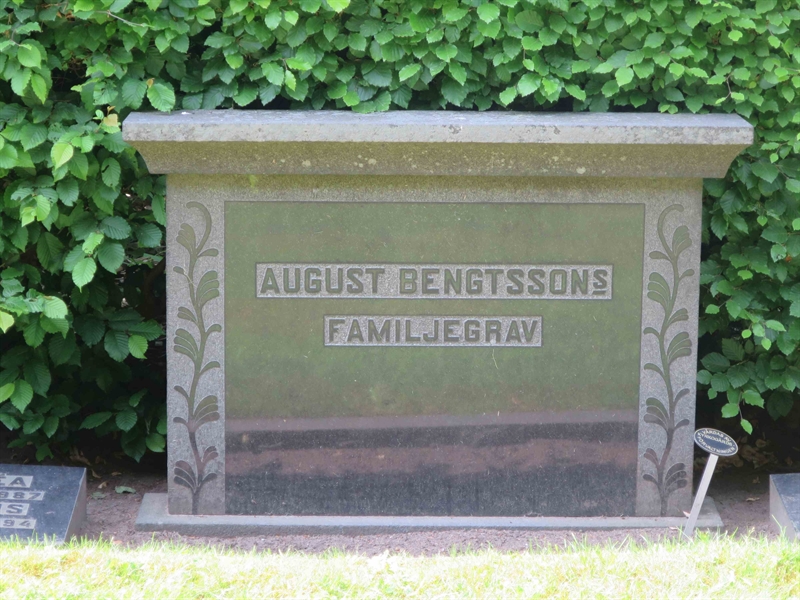 Grave number: HÖB 38    15