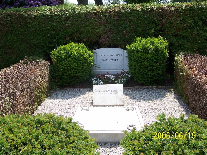 Grave number: 1 1 B    53