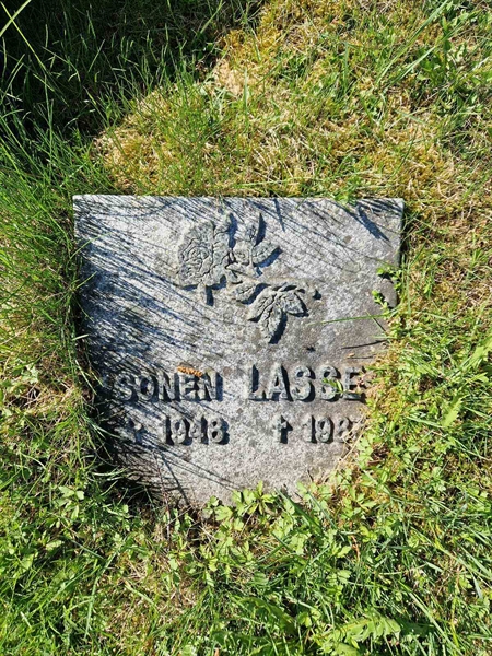 Grave number: 501 25 4560-4562