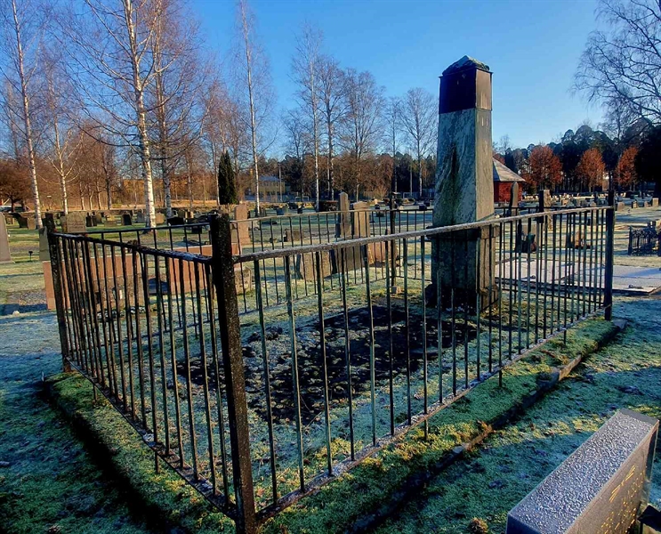 Grave number: 1 E    61