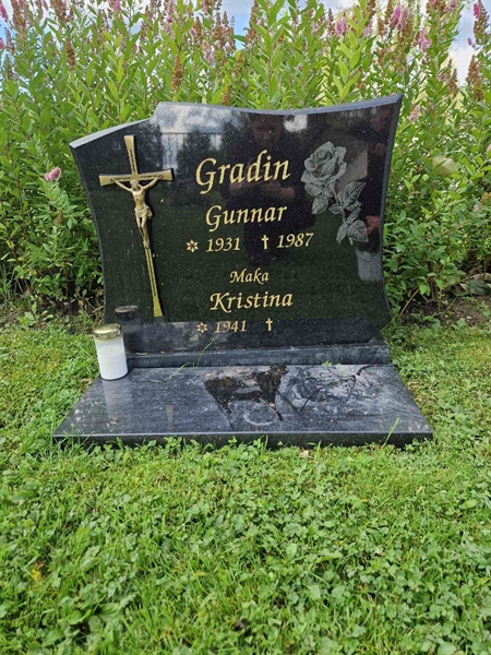 Grave number: 1 05    48, 49